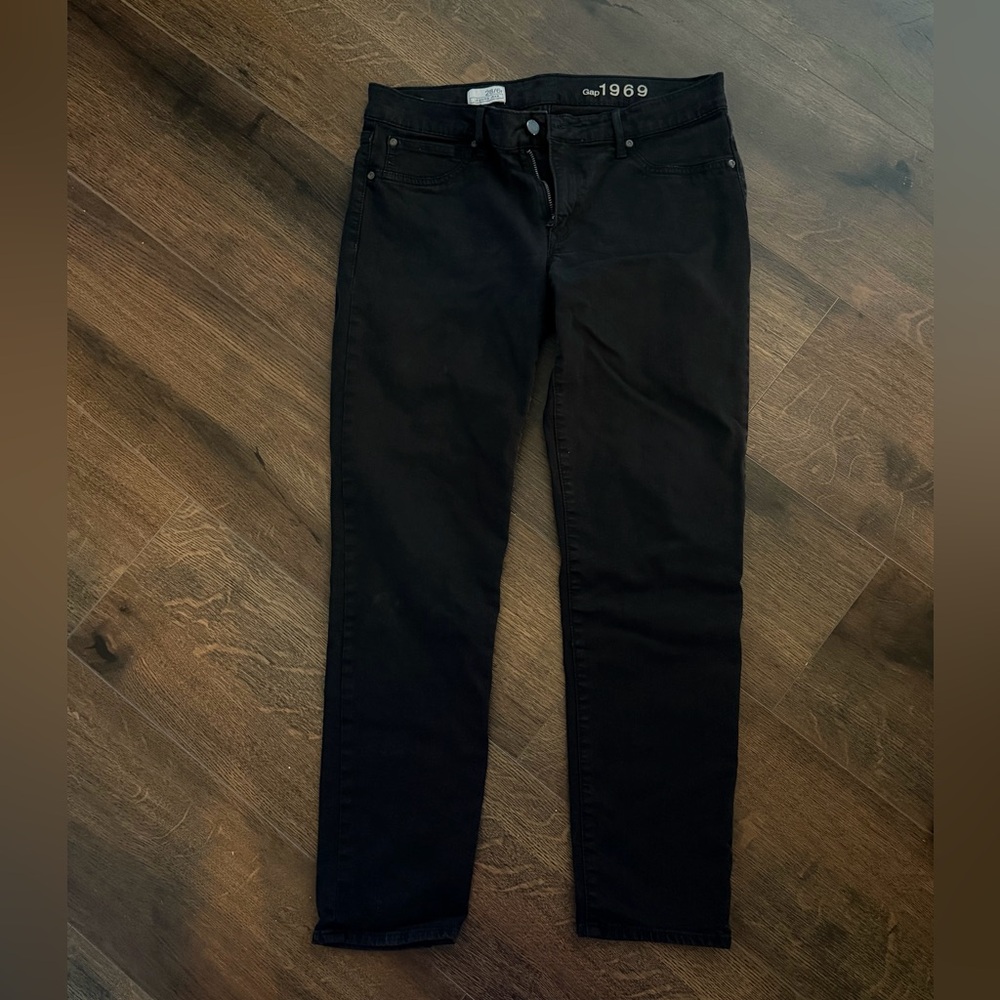Gap  women’s Slim Jeans in Black